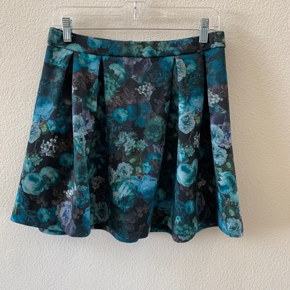 Express Dresses & Skirts - Express blue floral short skirt